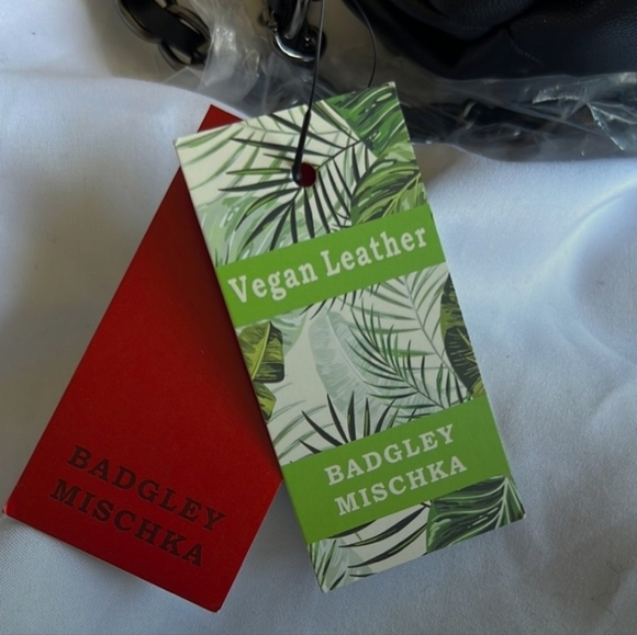 NWT Badgley Mischka Hinge Closure Clutch/Strap Bag - Picture 6 of 13